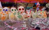 La calaveritas son tradicionales para Día de Muertos. Foto. Viridiana Saavedra / El Occidental