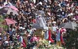 2.5 millones de personas acompañaron a ‘La Generala’ desde Catedral de Guadalajara hasta su casa en la Basílica de Zapopan. Foto. Francisco Rodríguez / El Occidental