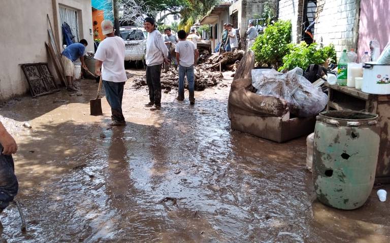 Pobladores de Ajijic siguen con la limpieza de sus casas tras inundaciones  - El Occidental | Noticias Locales, Policiacas, sobre México, Guadalajara y  el Mundo